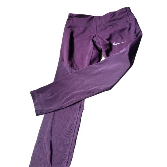 Nike Plum Colored Cropped Leggings S - Picture 1 of 6